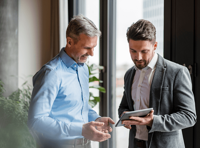 Közel 2000 részvény, ETF és certifikát hazai és nemzetközi tőzsdéken (Magyarország, Egyesült Államok, Németország, Ausztria, Nagy-Britannia, Hollandia, Belgium, Portugália és Franciaország)